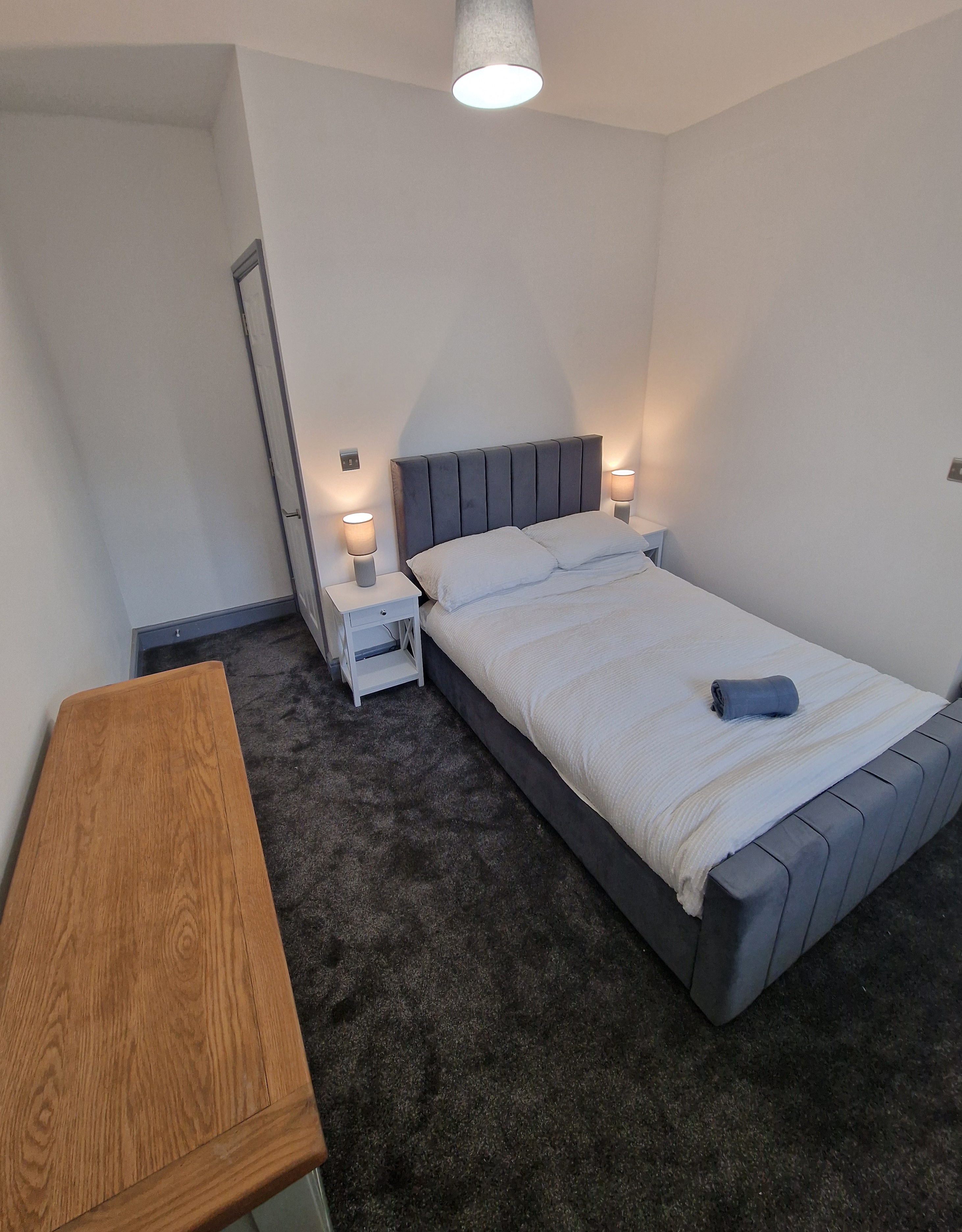 6 Riverside bedroom